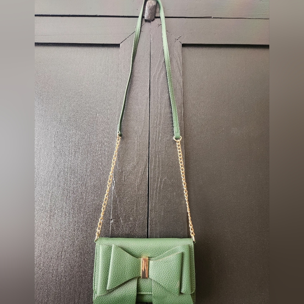 Green And Gold Leather Bow Bag **Please Read Discription** - Picture 2 of 8